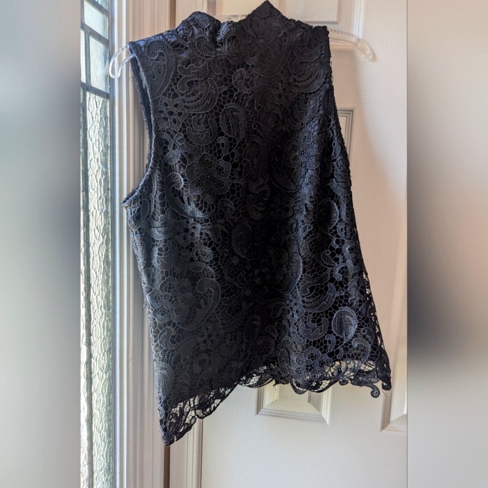 Adrienne Vittadini - Elegant Black-Laced & Lined Sleeveless high-neck - Like New